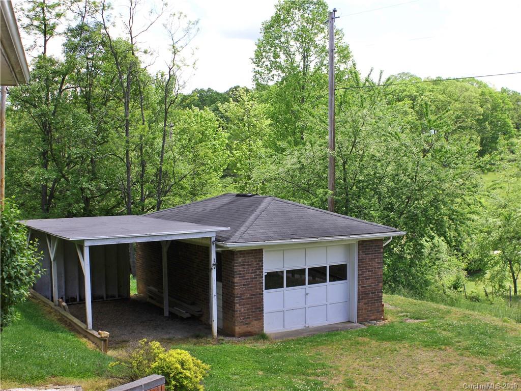 344 Thunder Road Clyde, NC 28721 - Photo 4 of 26