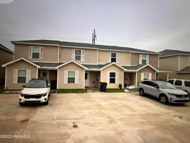 $250,000 | 1610 Dehart Drive, Unit B C, New Iberia, LA 70560