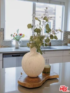 $1,149,000 | 644 North Gramercy Place, Los Angeles, CA 90004