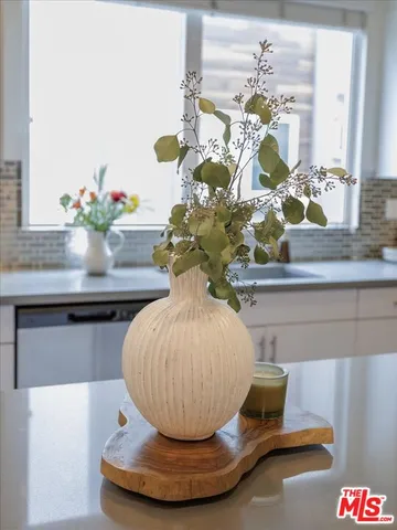 $1,149,000 | 644 North Gramercy Place, Los Angeles, CA 90004