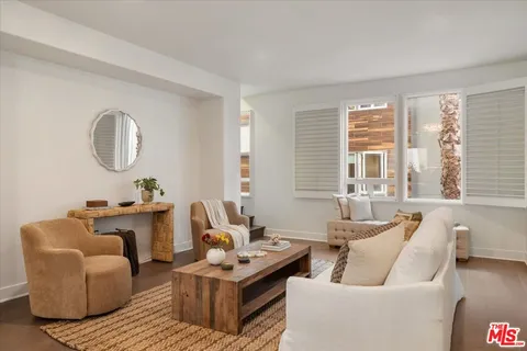 $1,149,000 | 644 North Gramercy Place, Los Angeles, CA 90004