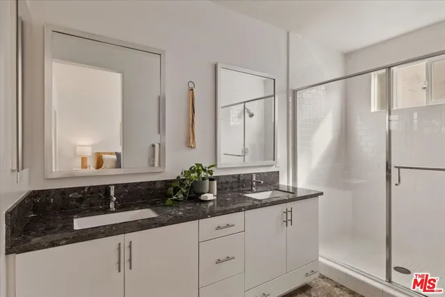 $1,149,000 | 644 North Gramercy Place, Los Angeles, CA 90004