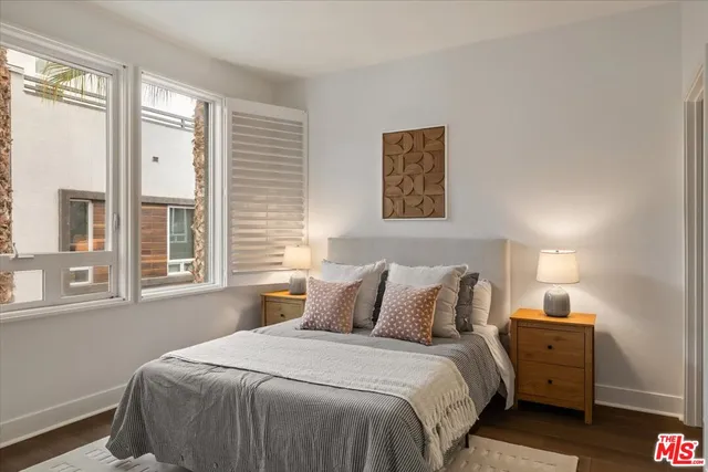 $1,149,000 | 644 North Gramercy Place, Los Angeles, CA 90004