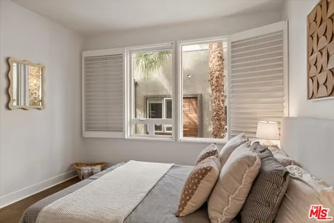 $1,149,000 | 644 North Gramercy Place, Los Angeles, CA 90004