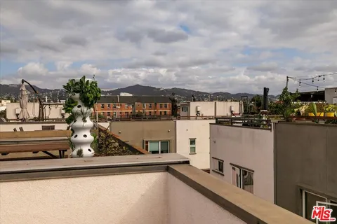 $1,149,000 | 644 North Gramercy Place, Los Angeles, CA 90004