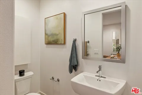 $1,149,000 | 644 North Gramercy Place, Los Angeles, CA 90004