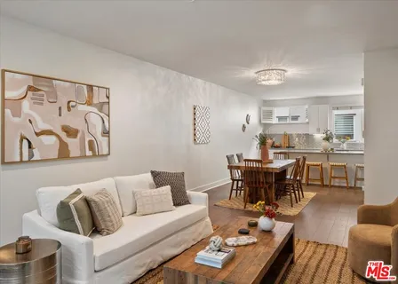 $1,149,000 | 644 North Gramercy Place, Los Angeles, CA 90004