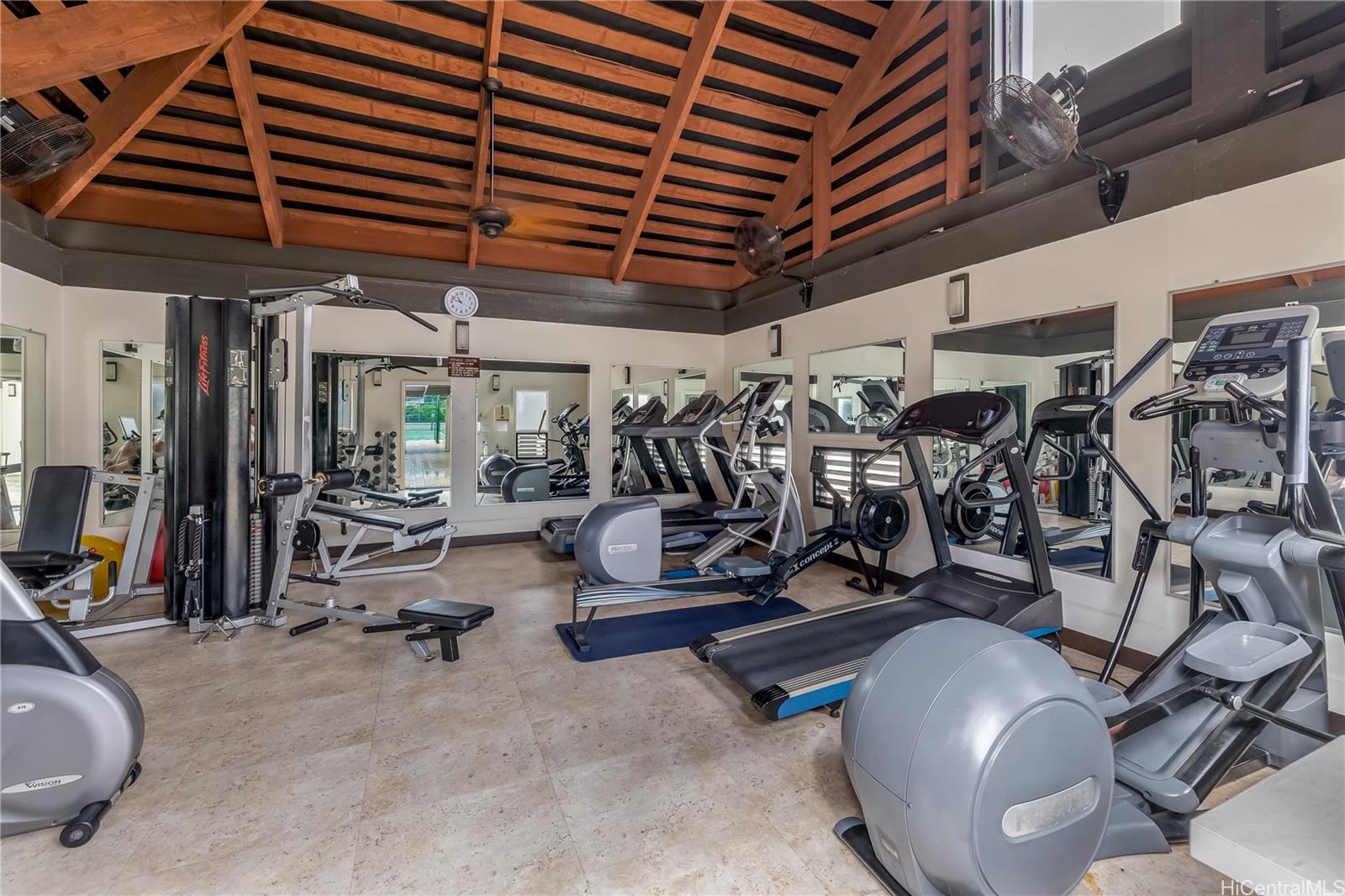 500 Lunalilo Home Road, Unit 16G Honolulu, HI 96825 - Photo 19 of 25 a view of a room with gym equipment