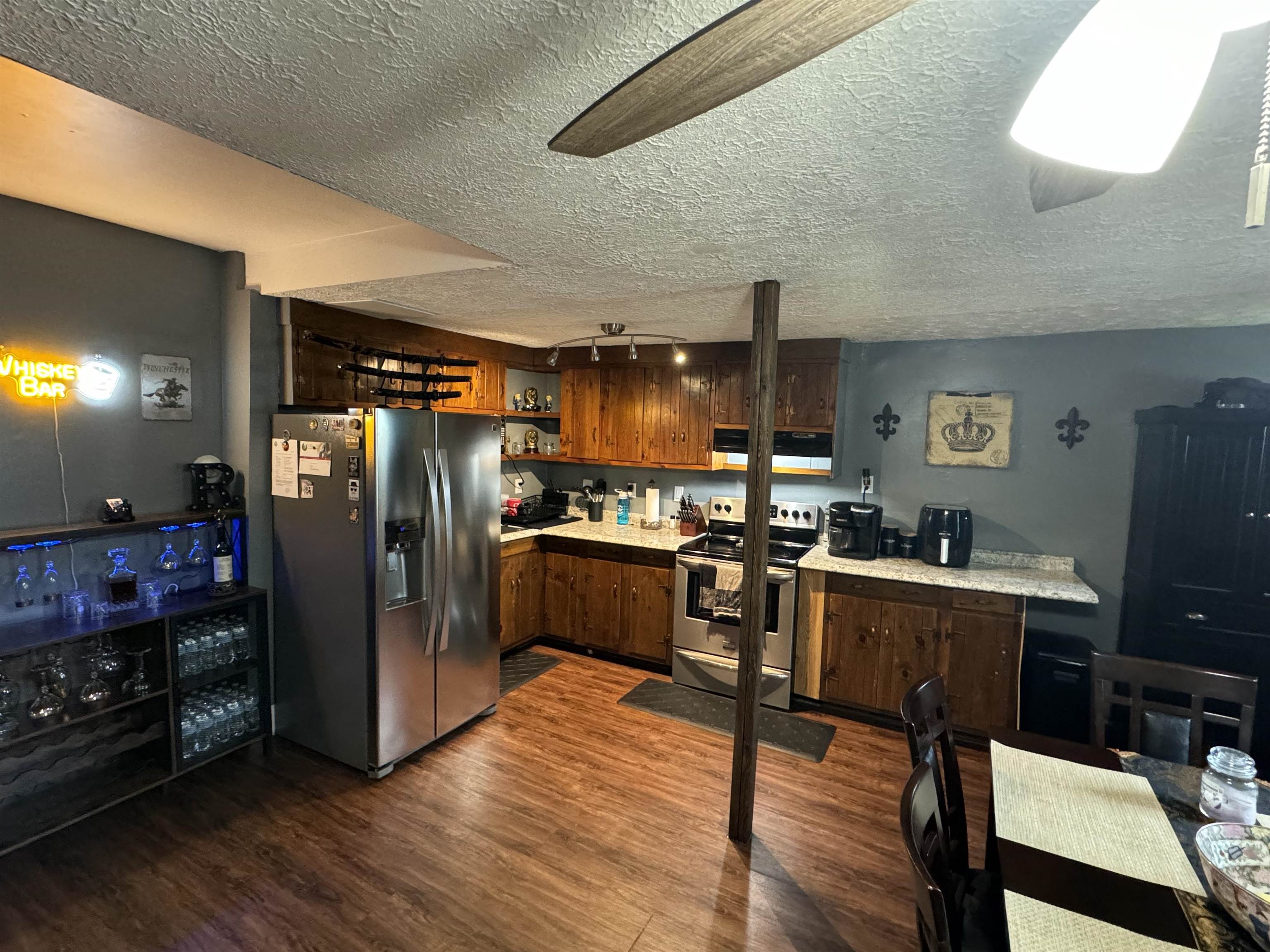 37 Dutton Street Manchester, NH 03104 - Photo 3 of 11