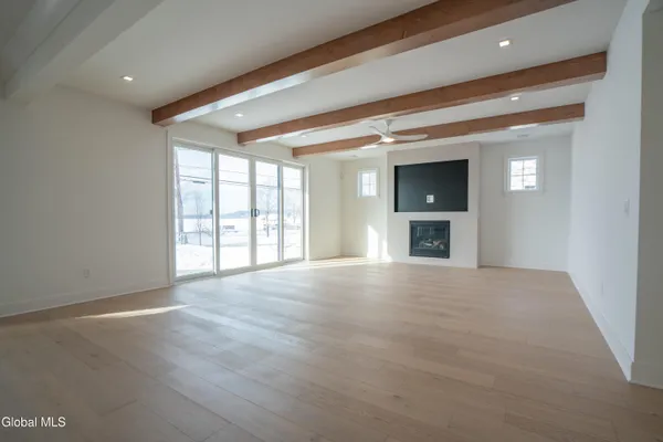 $1,899,000 | 1390 Highway 9P, Saratoga Springs, NY 12866