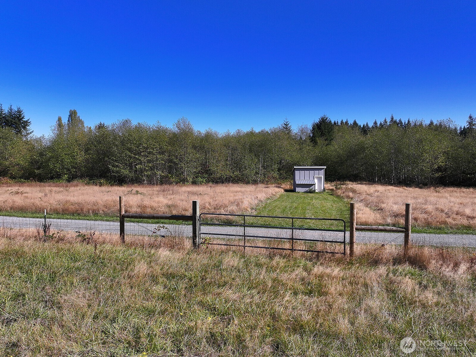 7110 Olin Place Clinton, WA 98236 - Photo 8 of 12