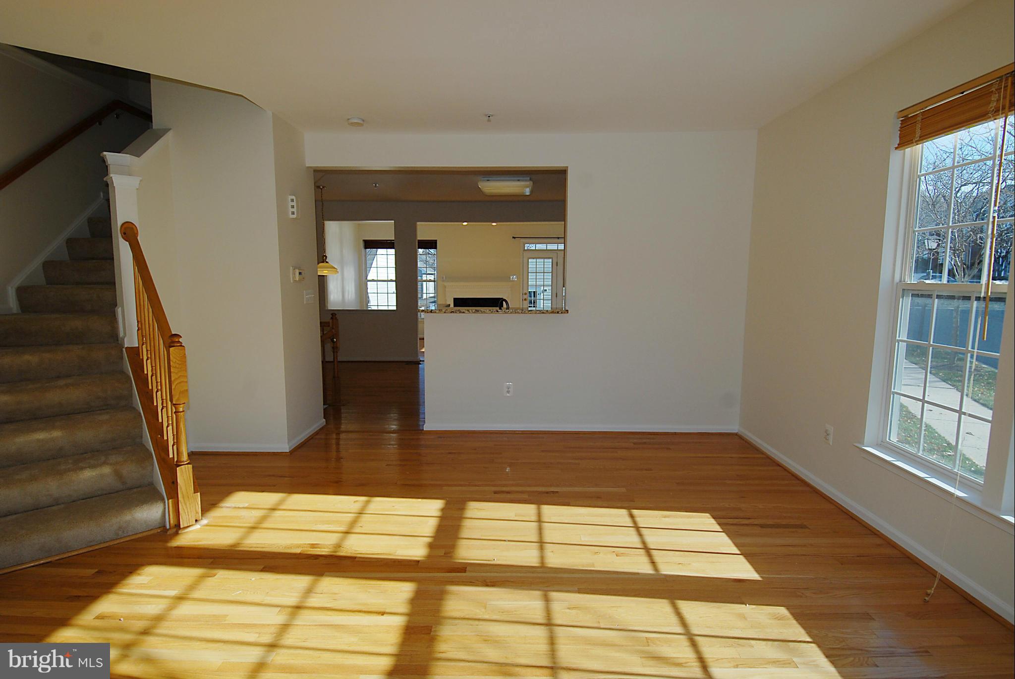13950 Lullaby Road Germantown, MD 20874 - Photo 6 of 30 Living Room