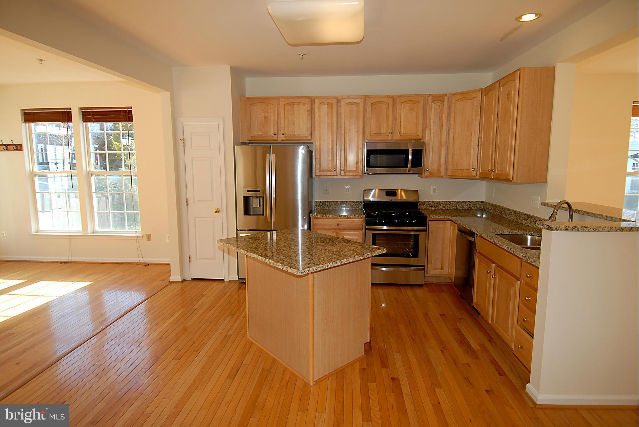13950 Lullaby Road Germantown, MD 20874 - Photo 9 of 30 Kitchen