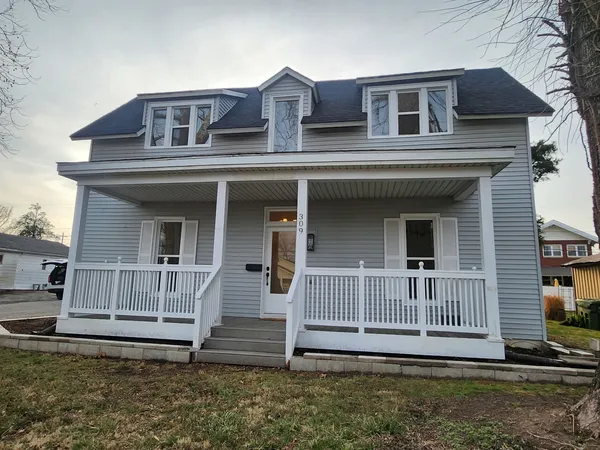 $219,900 | 309 North Main Street, Pinckneyville, IL 62274