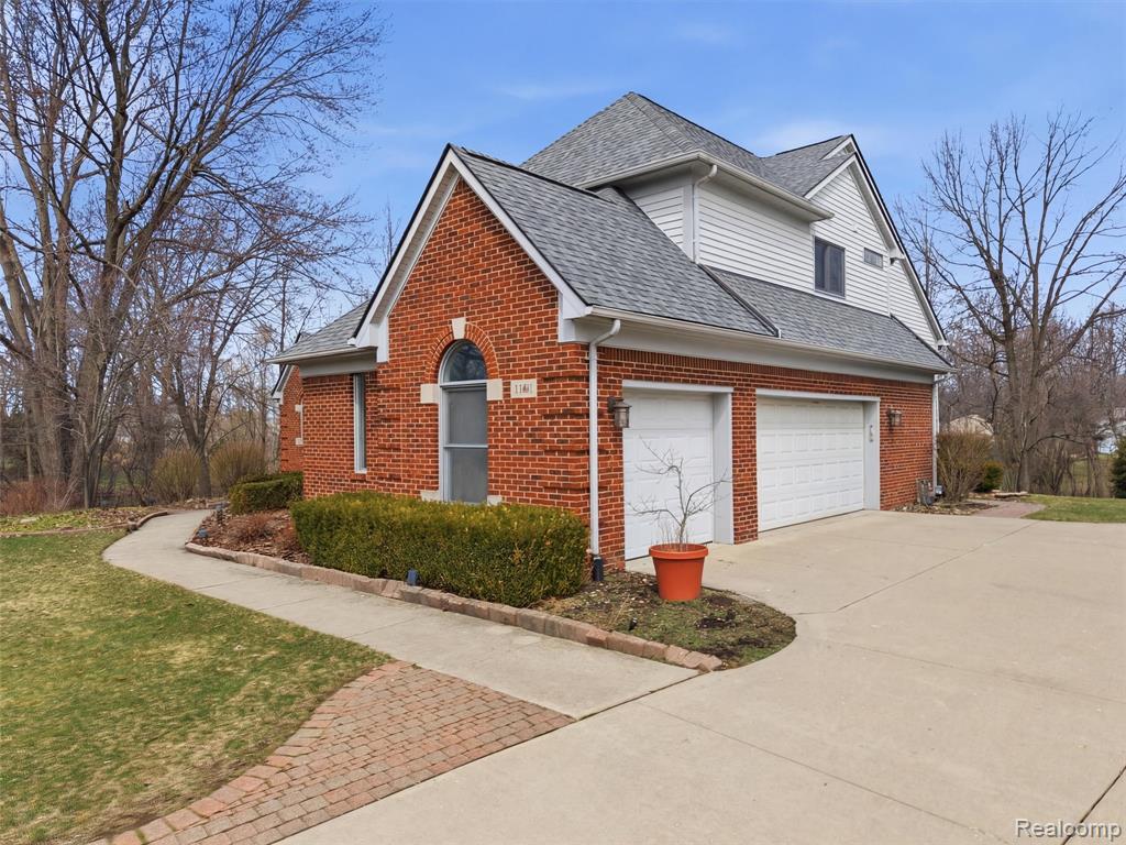 1160 Indianpipe Road Lake Orion, MI 48360 - Photo 4 of 55 Gallery Image 4