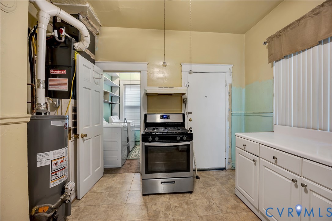 3208 Decatur Street Richmond, VA 23224 - Photo 9 of 12 Kitchen featuring stainless steel gas stove, gas w