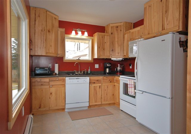 17 3rd Street Proctor, MN 55810 - Photo 2 of 8 Gallery Image 2