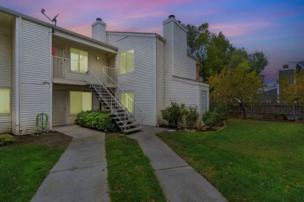 $199,000 | 2524 Winchester Drive, Unit 10, Lodi, CA 95240