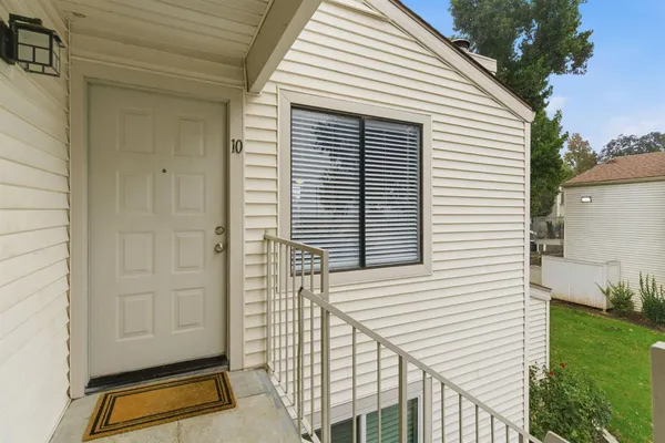 $199,000 | 2524 Winchester Drive, Unit 10, Lodi, CA 95240