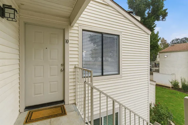 $199,000 | 2524 Winchester Drive, Unit 10, Lodi, CA 95240
