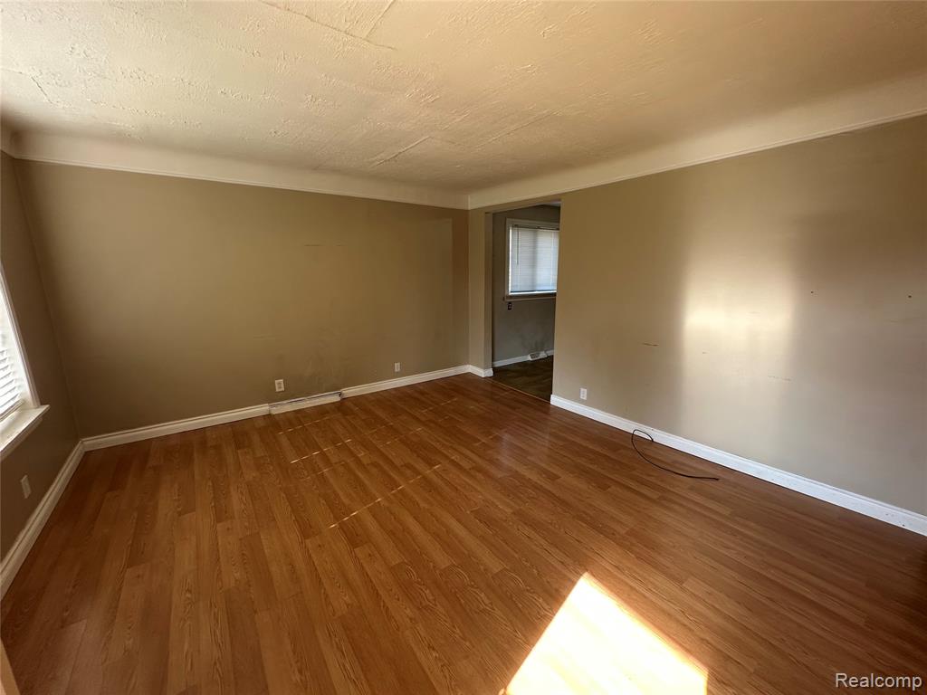 12056 East Hemingway Redford, MI 48239 - Photo 3 of 22