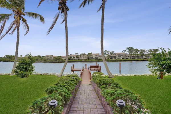 $25,000 | 18669 Southeast Palm Island Lane, Jupiter, FL 33458