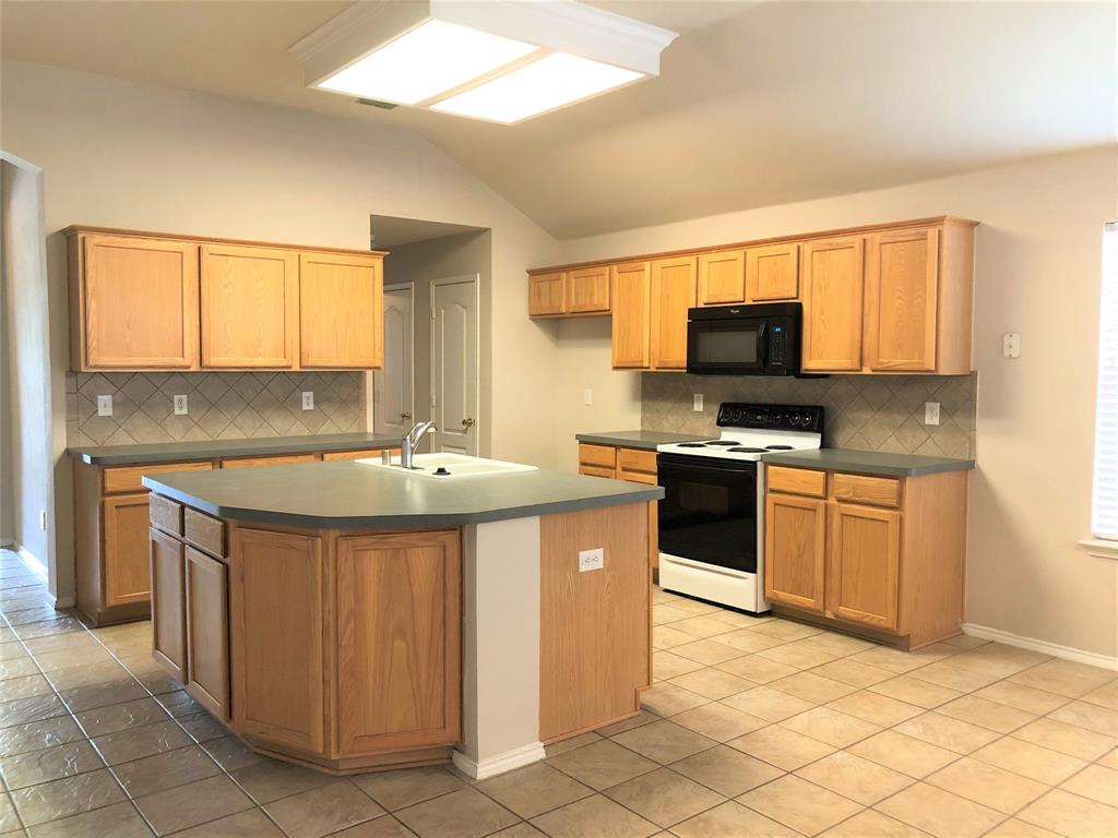 3110 Brett Road Corinth, TX 76210 - Photo 3 of 9 Gallery Image 3