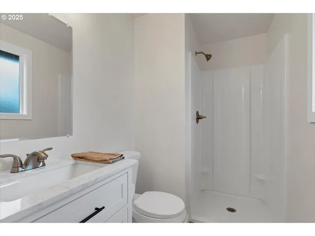 $399,000 | 4803 Regal Drive Northeast, Salem, OR 97301