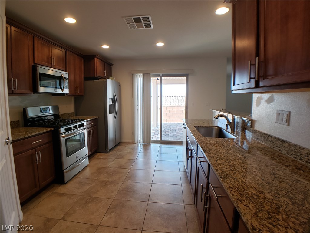 2277 Chandler Ranch Place Laughlin, NV 89029 - Photo 8 of 37