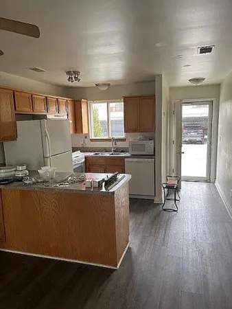 $126,000 | 30184 Wedgewood Creek, Unit 2, Roseville, MI 48066