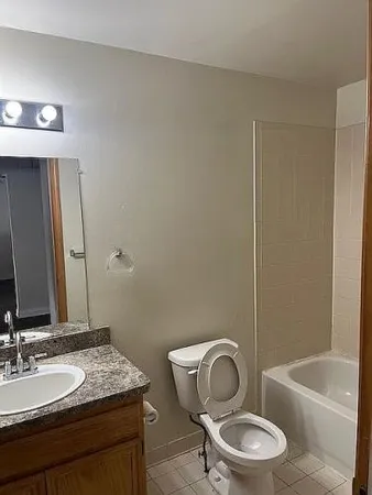 $126,000 | 30184 Wedgewood Creek, Unit 2, Roseville, MI 48066