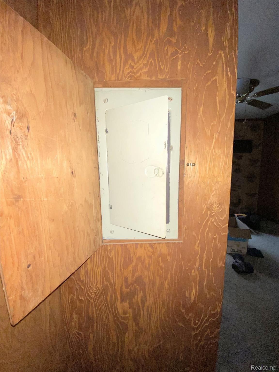 1511 Parke Street Rochester, MI 48307 - Photo 31 of 39 5BF3269D-C08D-451C-8931-3B860218B2B8.jpg