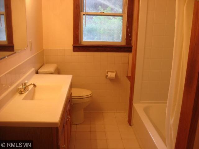 1325 Garden Avenue Roseville, MN 55113 - Photo 5 of 10