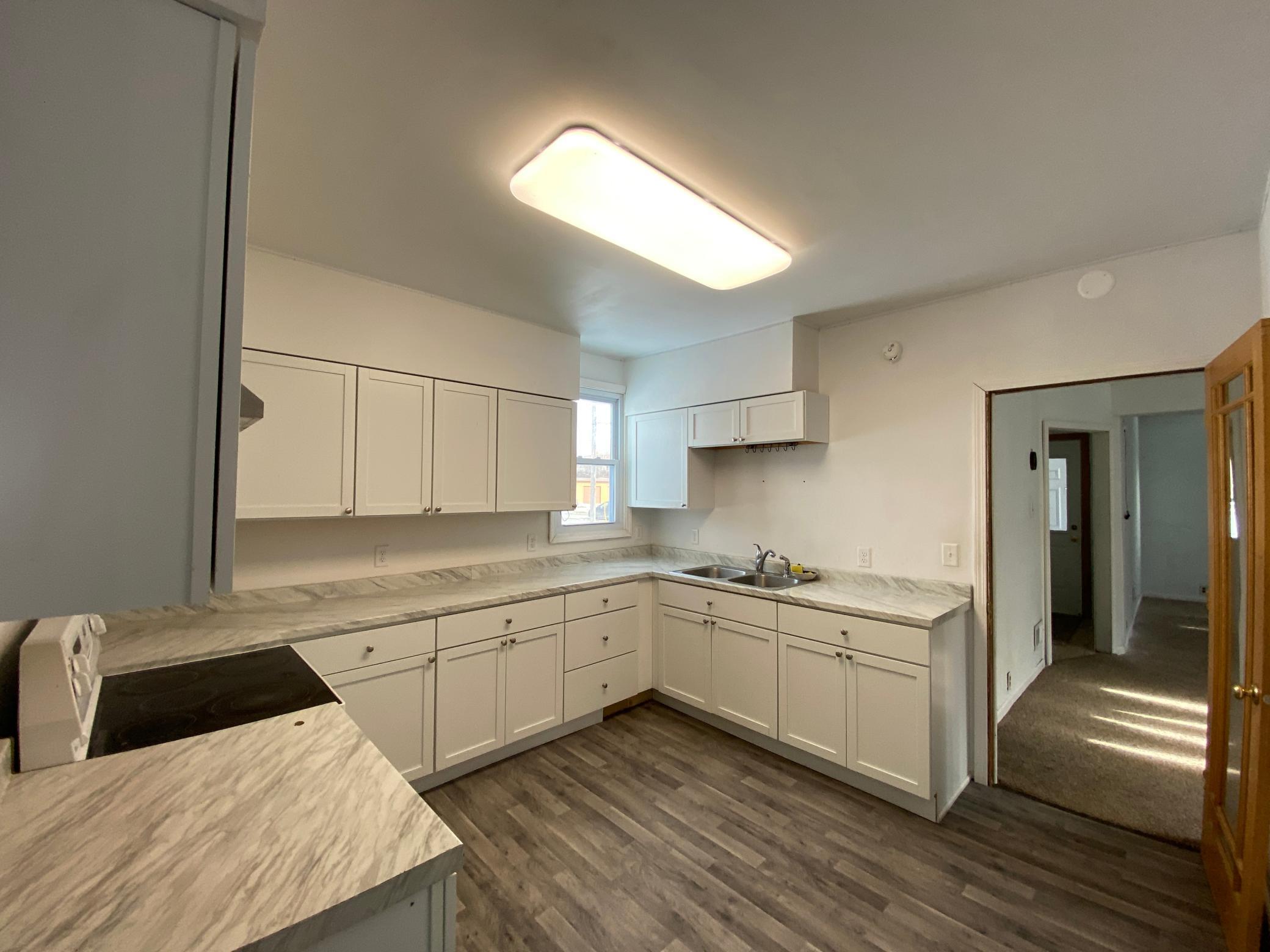 509 8th Street Northeast Austin, MN 55912 - Photo 4 of 27