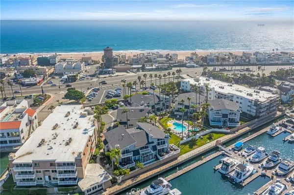 $1,300,000 | 16255 Pacific Circle, Unit 202, Huntington Beach, CA 92649