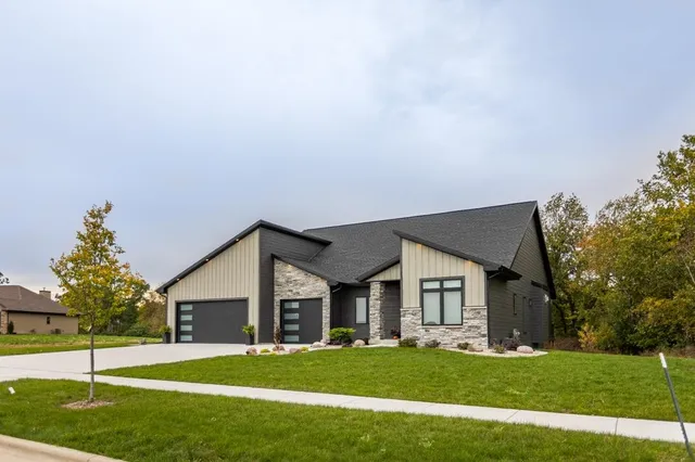 $96,271 | 2626 Woodside Drive, Beloit, WI 53511