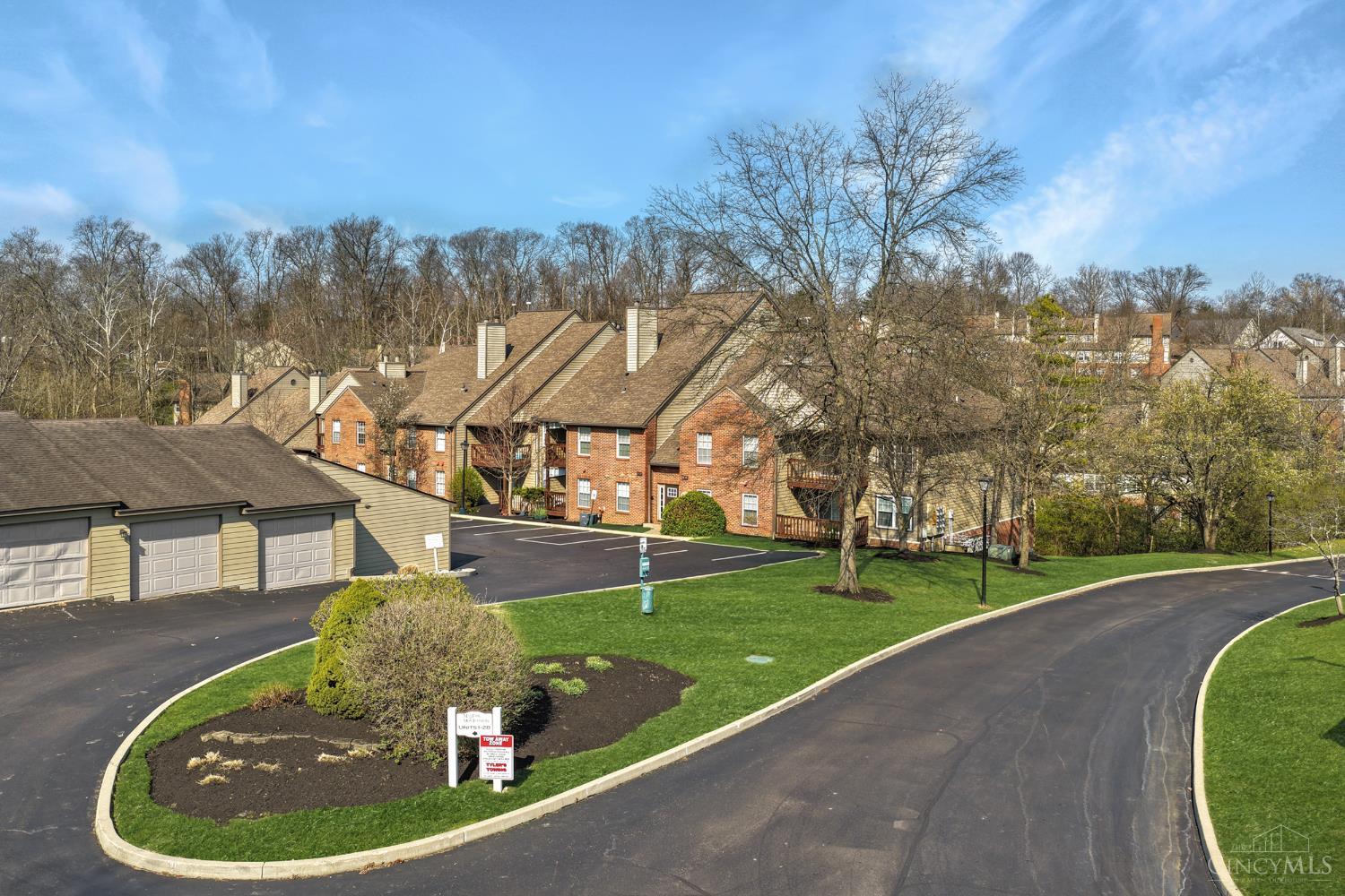 10555 Montgomery Road, Unit 5 Montgomery, OH 45242 - Photo 2 of 30