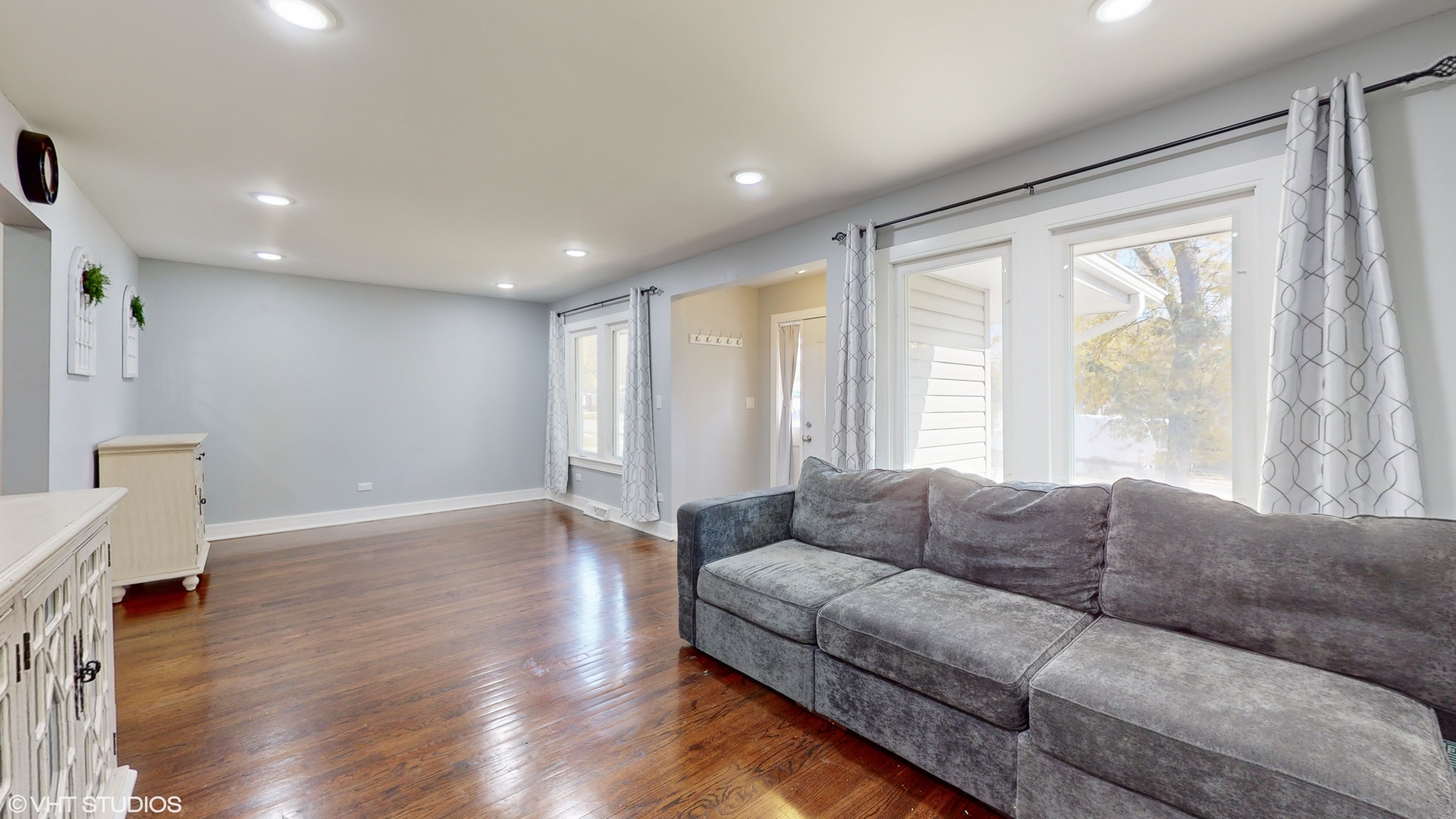 134 North Addison Road Villa Park, IL 60181 - Photo 6 of 35 Gallery Image 6