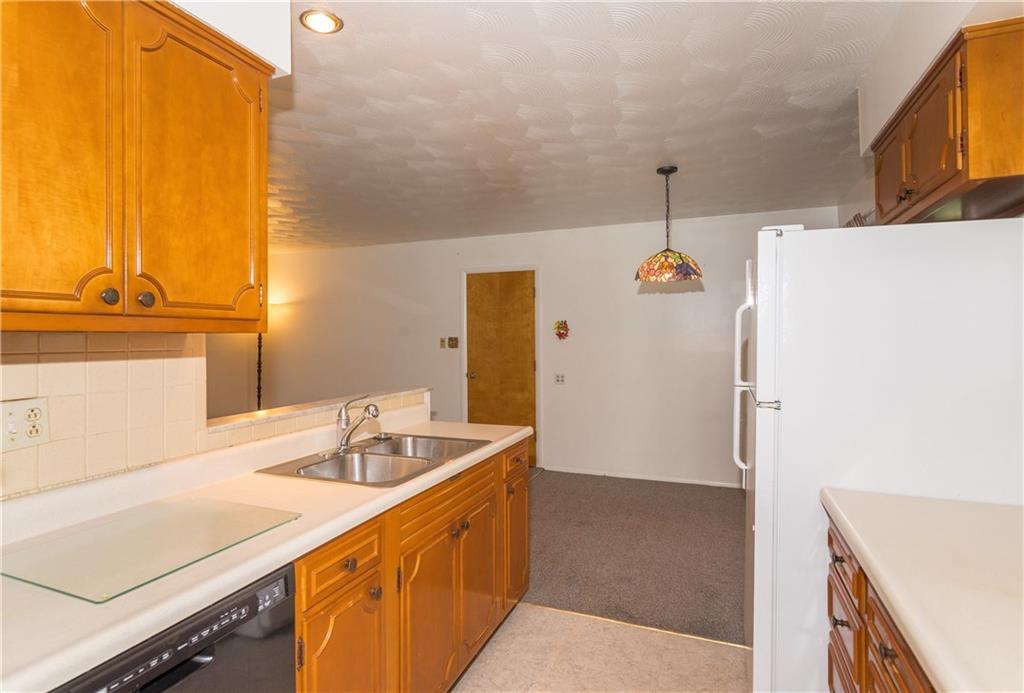 8003 Taunton Road Indianapolis, IN 46260 - Photo 12 of 24 Gallery Image 12