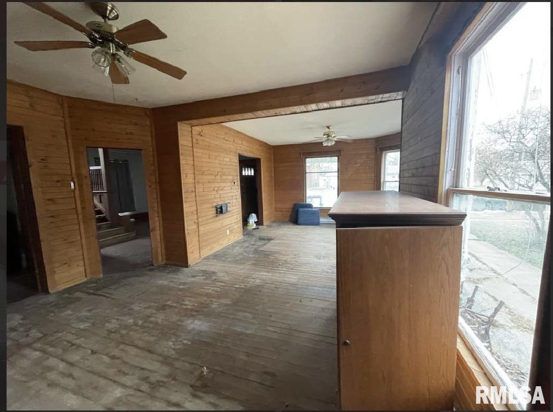 203 East Washington Street Avon, IL 61415 - Photo 12 of 32