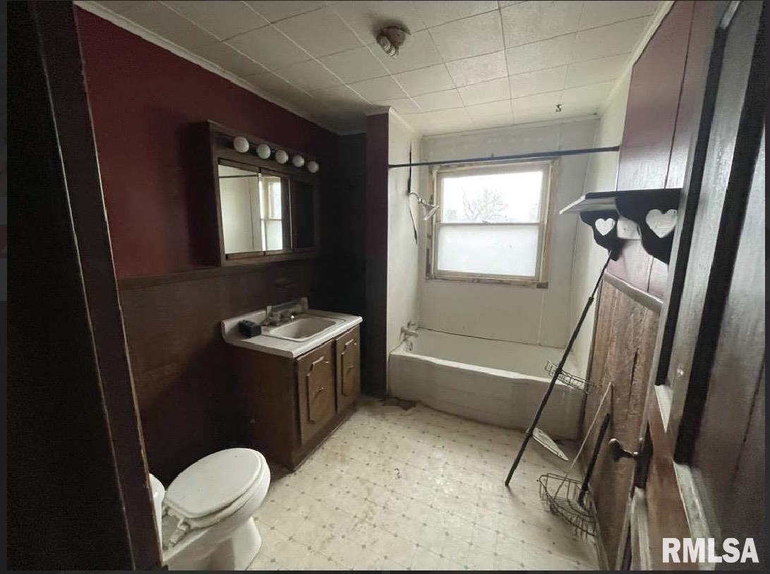 203 East Washington Street Avon, IL 61415 - Photo 26 of 32