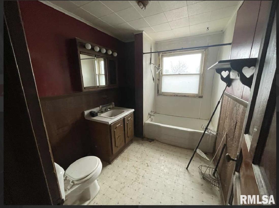 203 East Washington Street Avon, IL 61415 - Photo 27 of 32