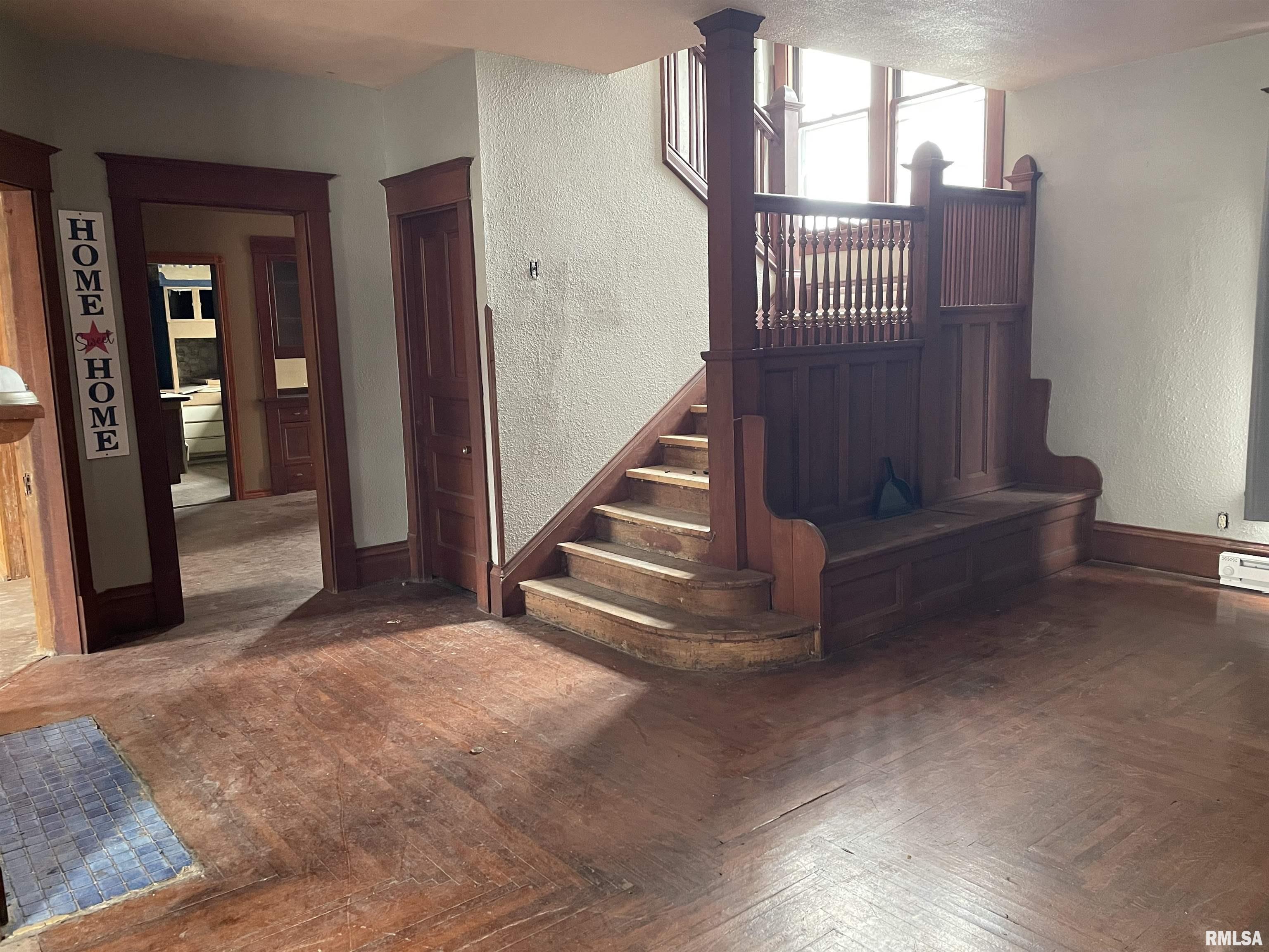 203 East Washington Street Avon, IL 61415 - Photo 6 of 32