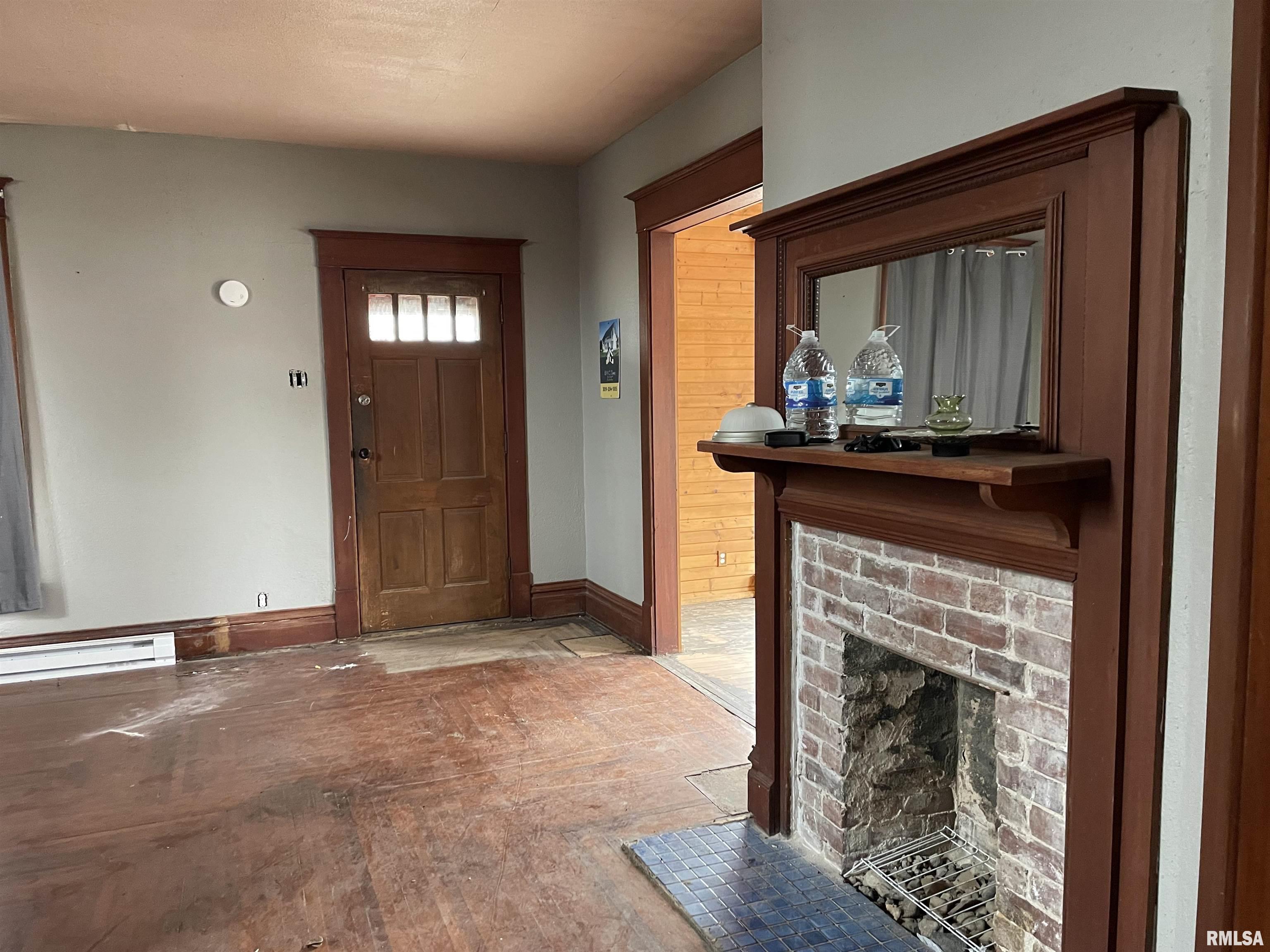 203 East Washington Street Avon, IL 61415 - Photo 9 of 32