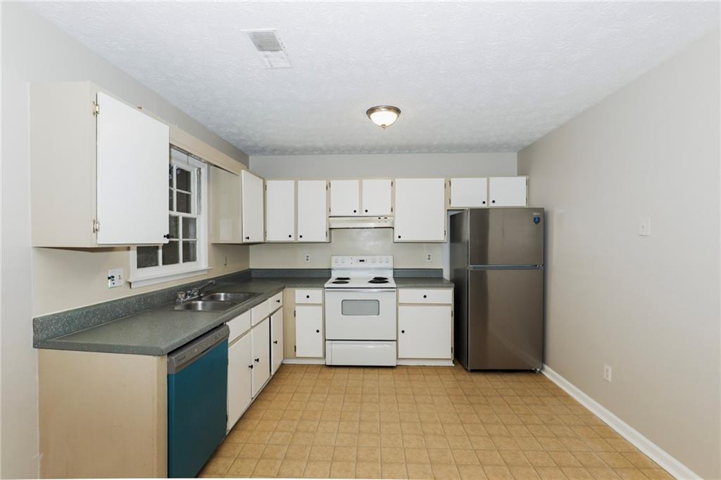 6682 Chupp Road, Unit D Lithonia, GA 30058 - Photo 9 of 11