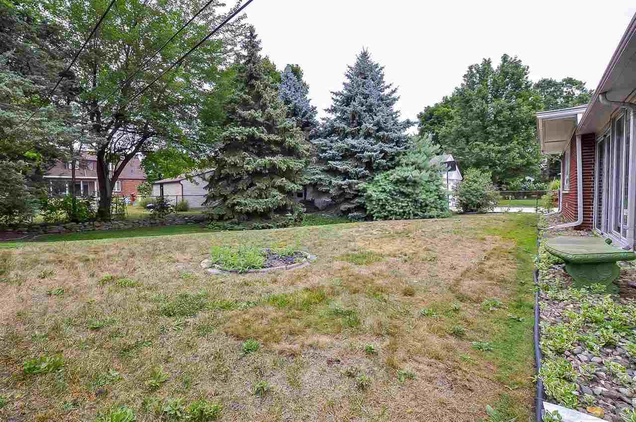 820 Hampton Road Grosse Pointe, MI 48236 - Photo 27 of 29 31355837-26.JPG