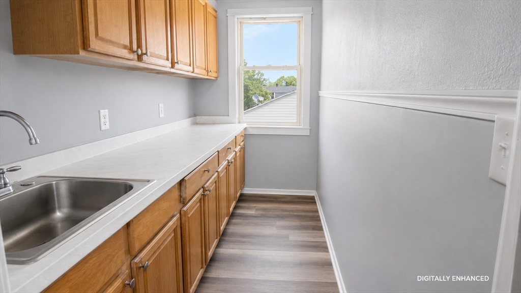 8 Douglas Street Worcester, MA 01603 - Photo 10 of 42
