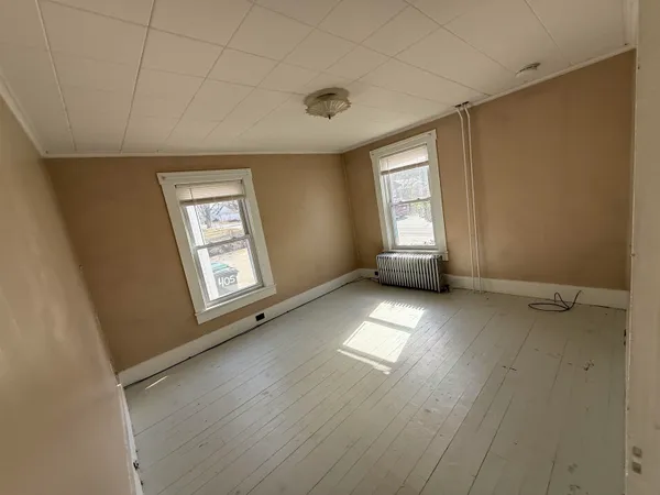 $1,200 | 38 Jefferson Street, Laconia, NH 03246