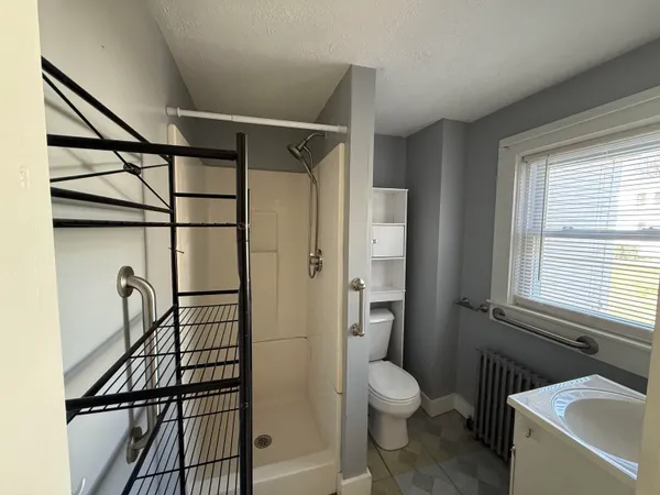 $1,200 | 38 Jefferson Street, Laconia, NH 03246