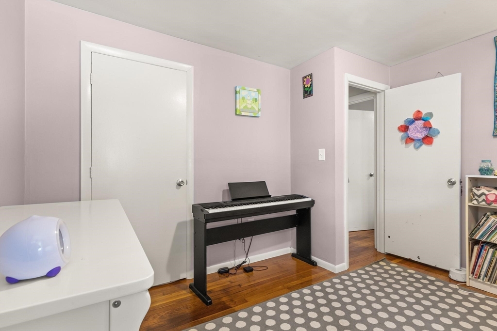 301 Hardy Pond Road Waltham, MA 02451 - Photo 13 of 22